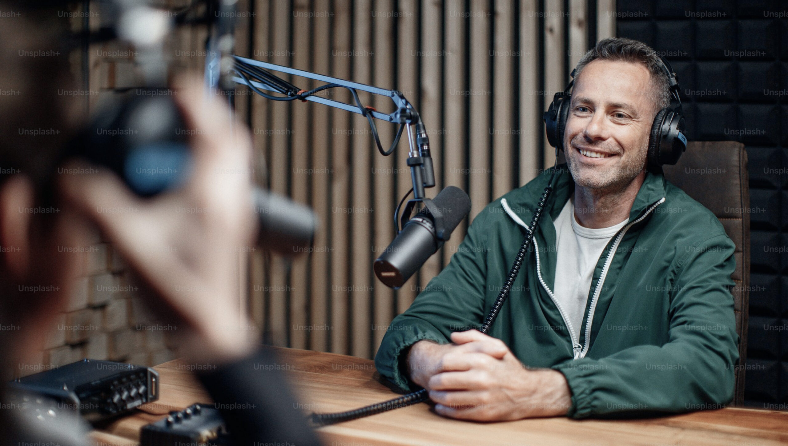 How Much Does It Cost to Advertise a Podcast? A Complete Guide for 2025